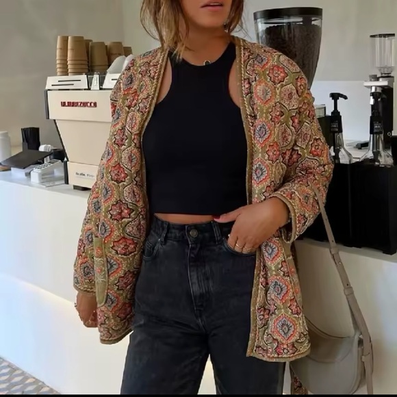 Floral Patterned Jacket - Picture 2 of 6